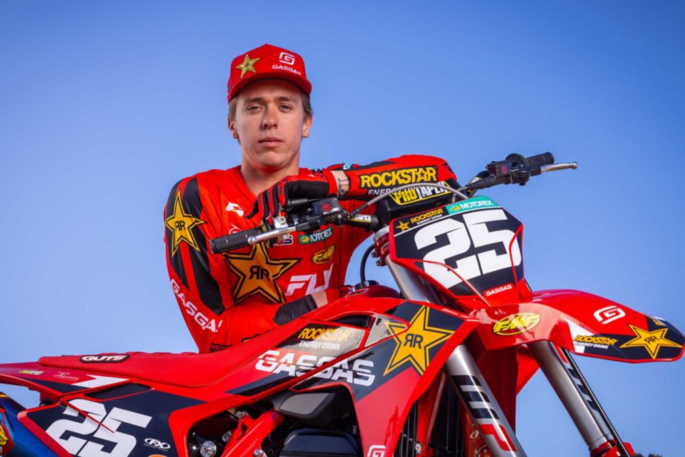 SUPERCROSS KICKS OFF THE 2025 SEASON FOR ROCKSTAR ENERGY